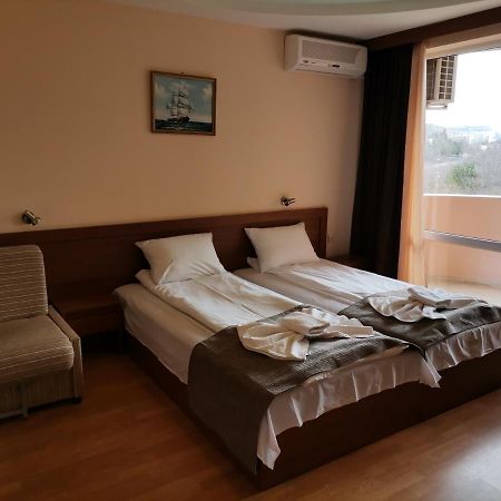 Paris Hotel Μπαλτσίκ Εξωτερικό φωτογραφία
