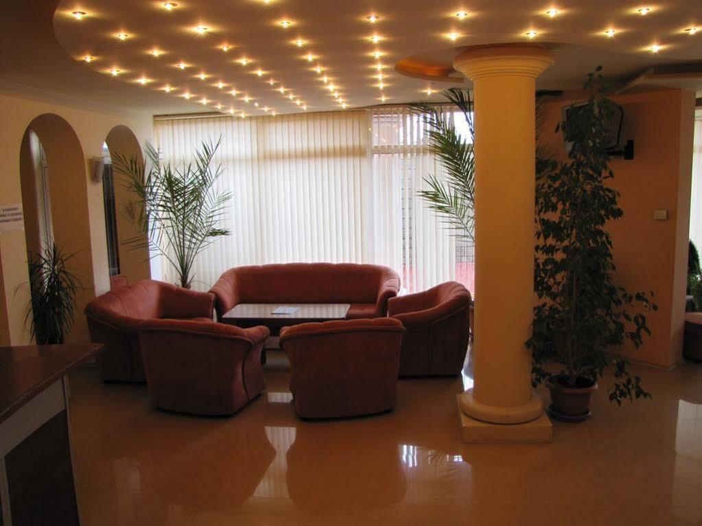 Paris Hotel Μπαλτσίκ Εξωτερικό φωτογραφία