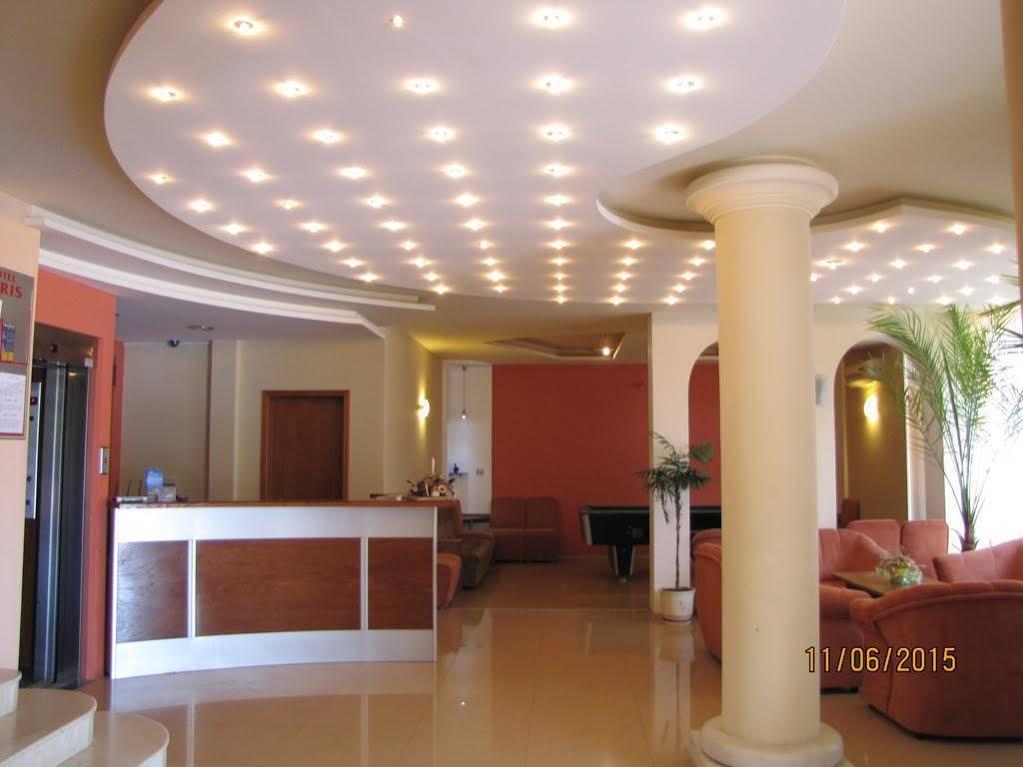 Paris Hotel Μπαλτσίκ Εξωτερικό φωτογραφία