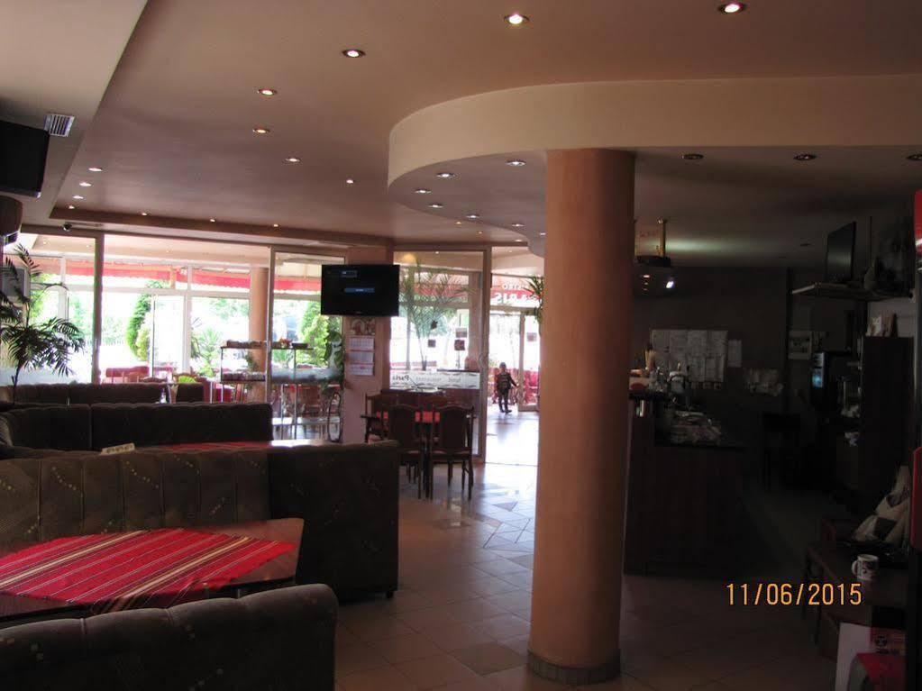 Paris Hotel Μπαλτσίκ Εξωτερικό φωτογραφία