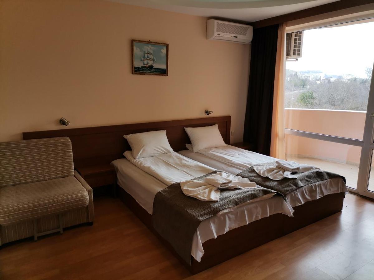 Paris Hotel Μπαλτσίκ Εξωτερικό φωτογραφία