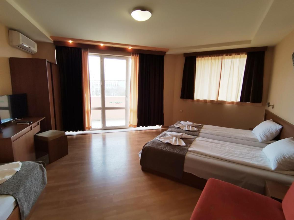 Paris Hotel Μπαλτσίκ Εξωτερικό φωτογραφία