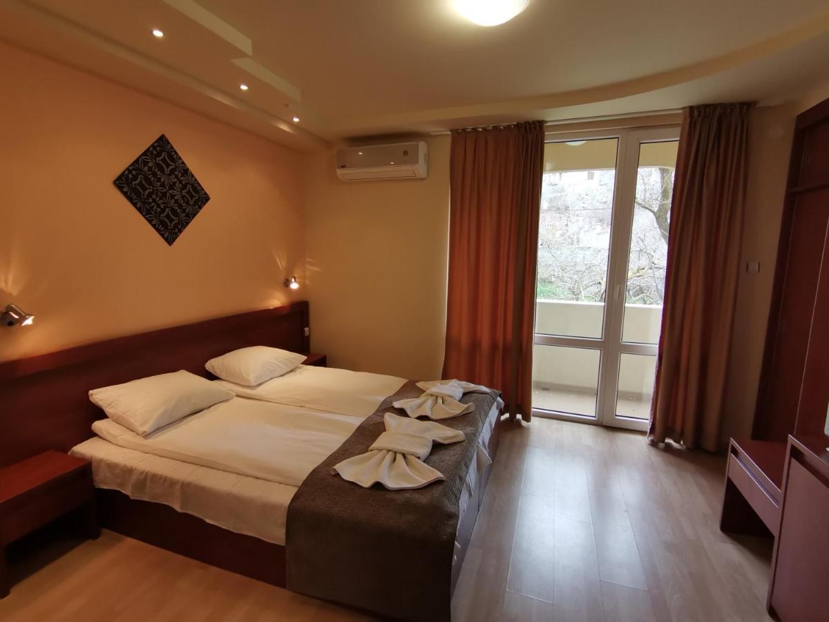 Paris Hotel Μπαλτσίκ Εξωτερικό φωτογραφία