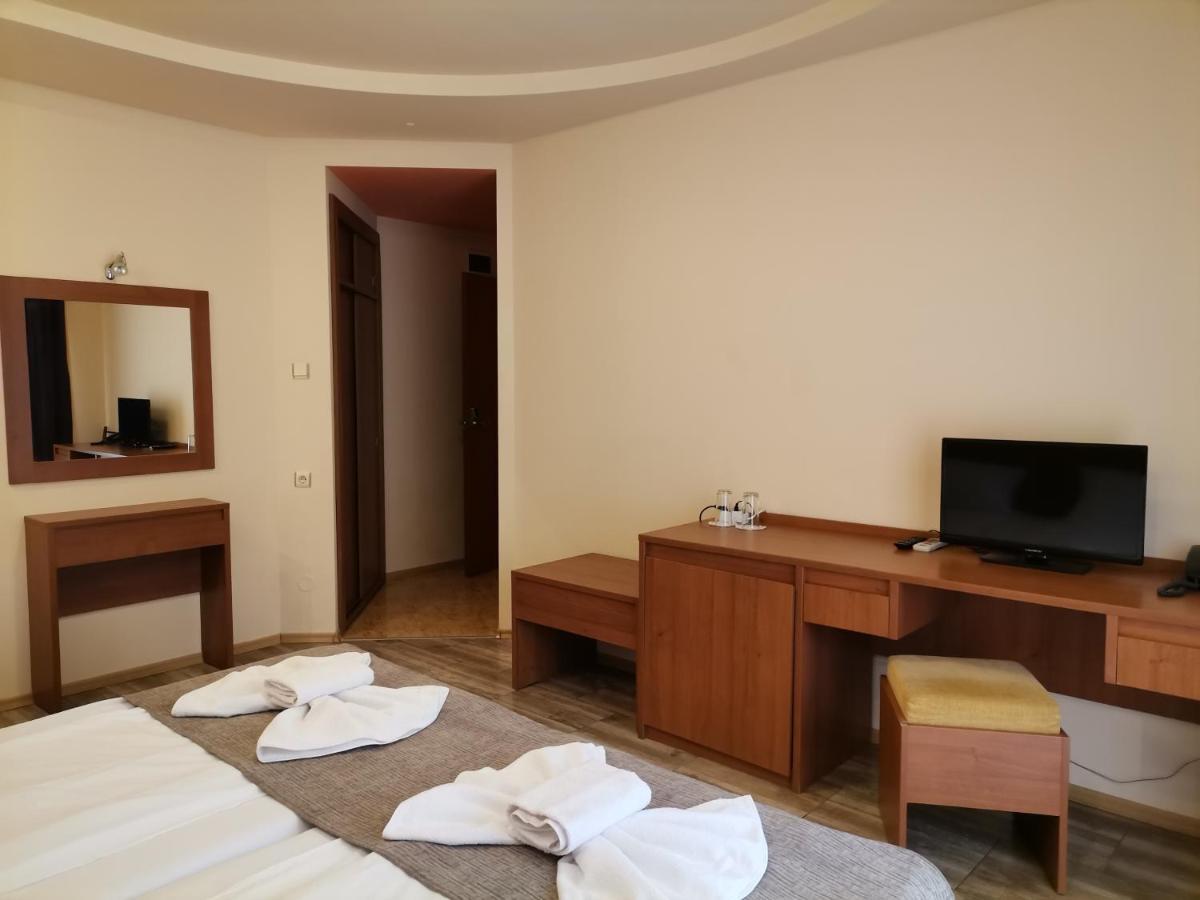 Paris Hotel Μπαλτσίκ Εξωτερικό φωτογραφία