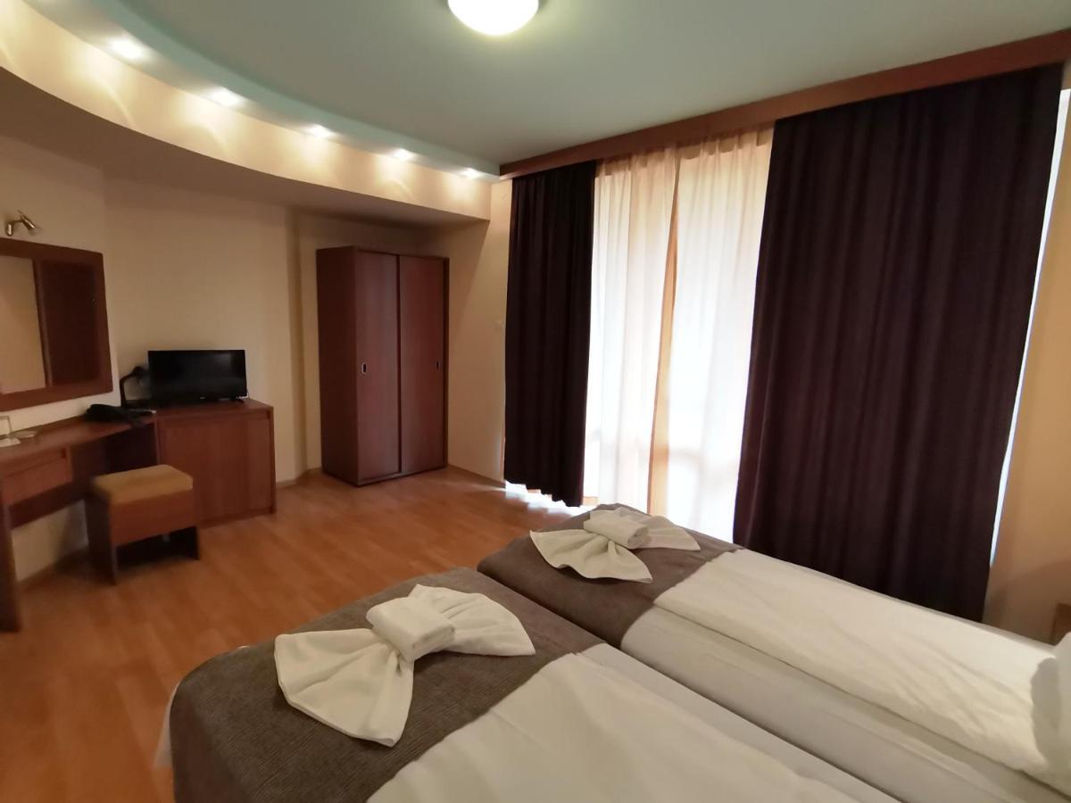 Paris Hotel Μπαλτσίκ Εξωτερικό φωτογραφία