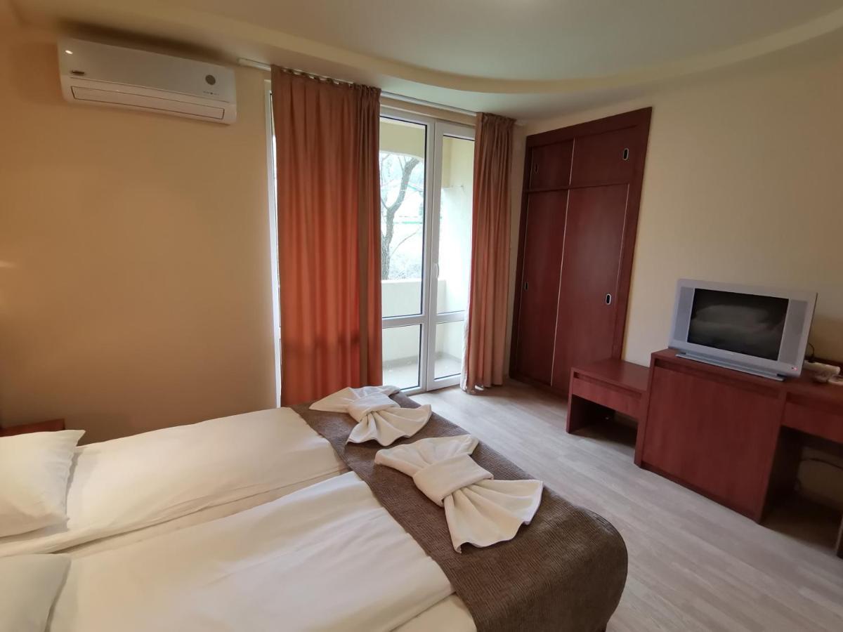 Paris Hotel Μπαλτσίκ Εξωτερικό φωτογραφία