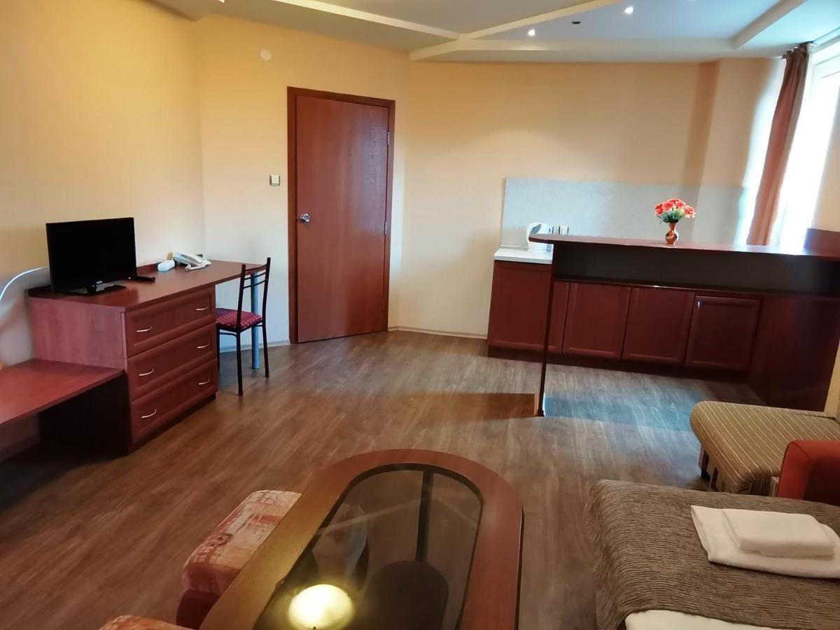 Paris Hotel Μπαλτσίκ Εξωτερικό φωτογραφία