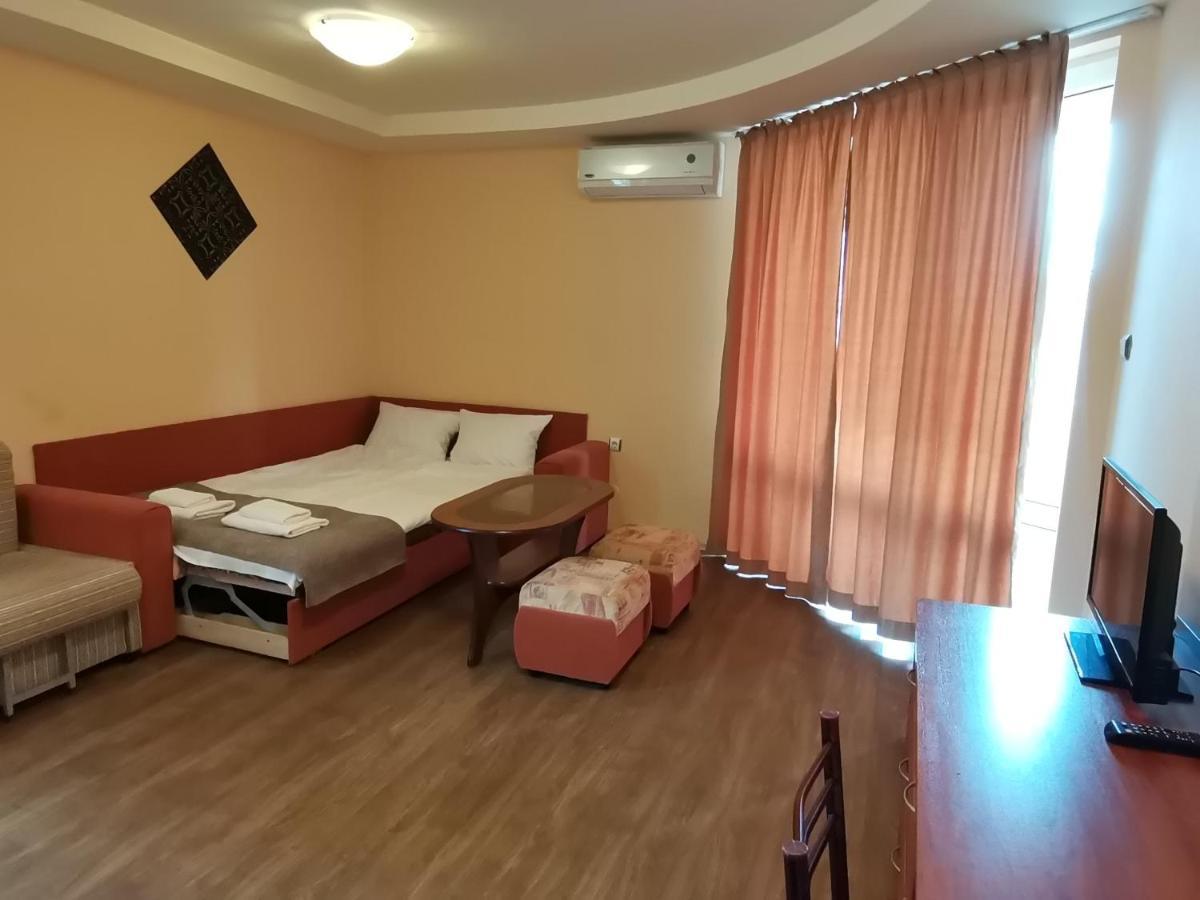 Paris Hotel Μπαλτσίκ Εξωτερικό φωτογραφία