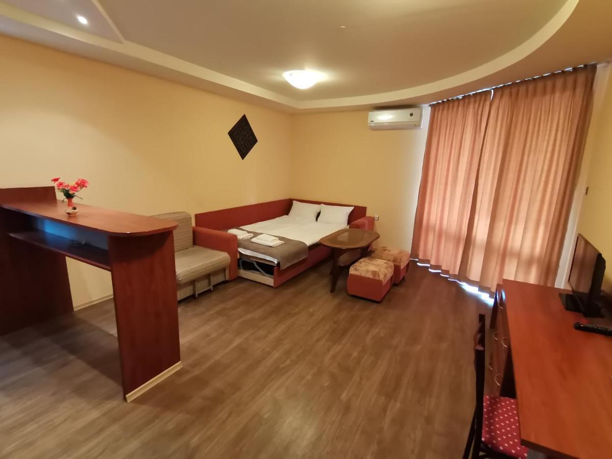 Paris Hotel Μπαλτσίκ Εξωτερικό φωτογραφία