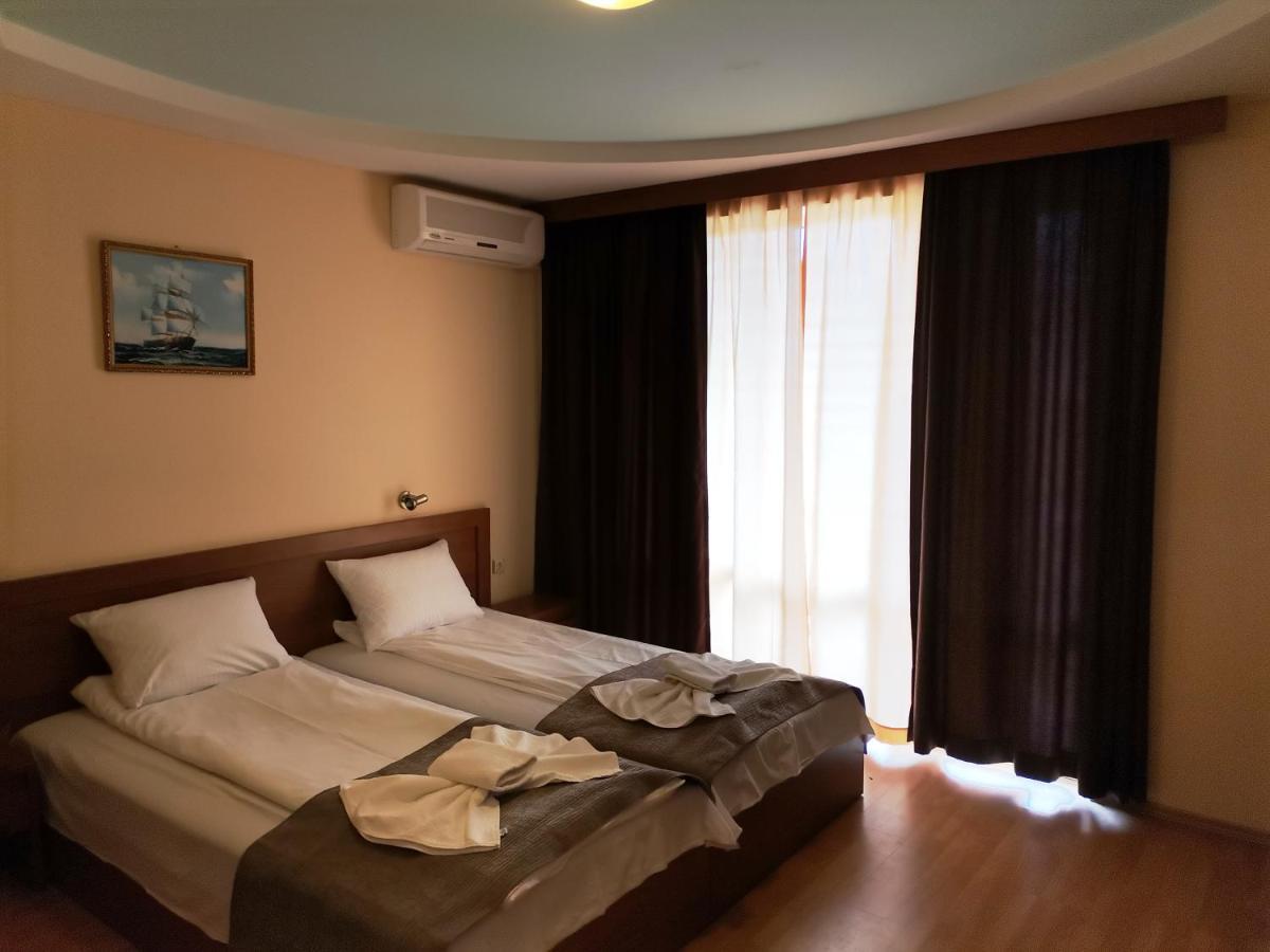 Paris Hotel Μπαλτσίκ Εξωτερικό φωτογραφία