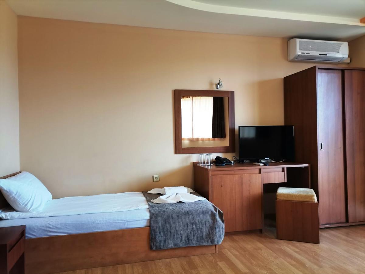 Paris Hotel Μπαλτσίκ Εξωτερικό φωτογραφία
