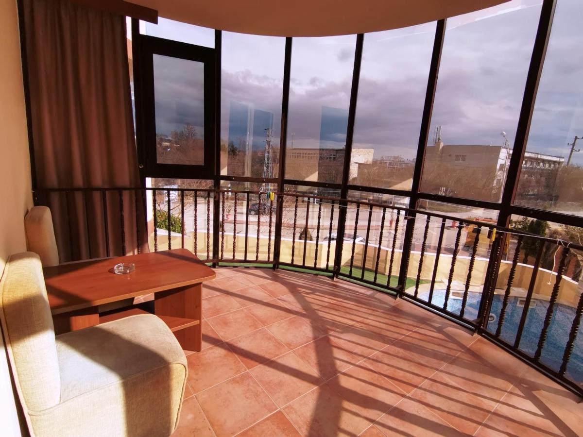Paris Hotel Μπαλτσίκ Εξωτερικό φωτογραφία
