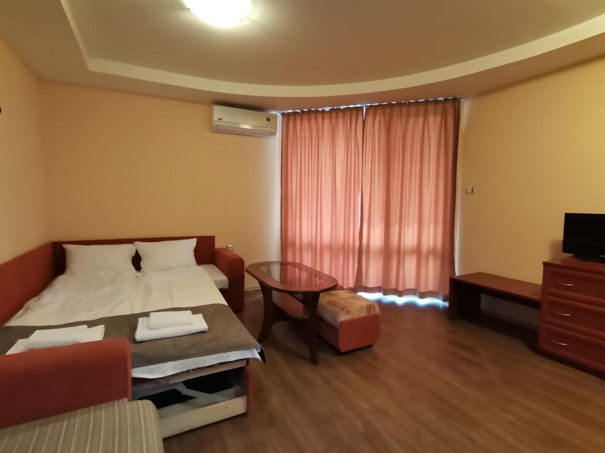 Paris Hotel Μπαλτσίκ Εξωτερικό φωτογραφία