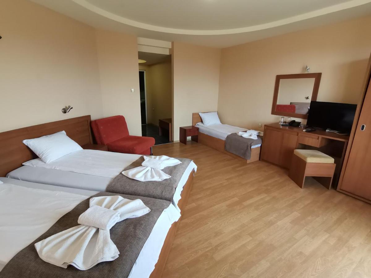 Paris Hotel Μπαλτσίκ Εξωτερικό φωτογραφία