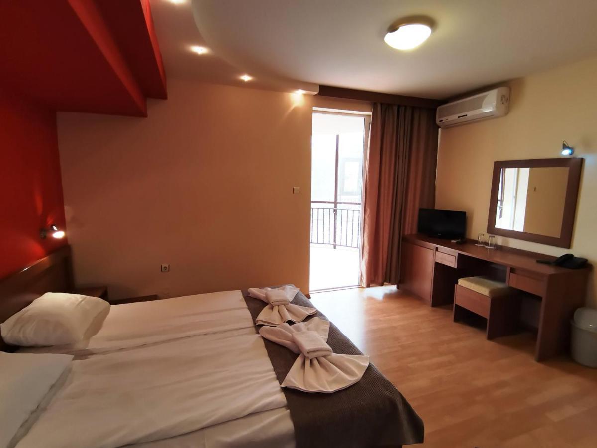Paris Hotel Μπαλτσίκ Εξωτερικό φωτογραφία