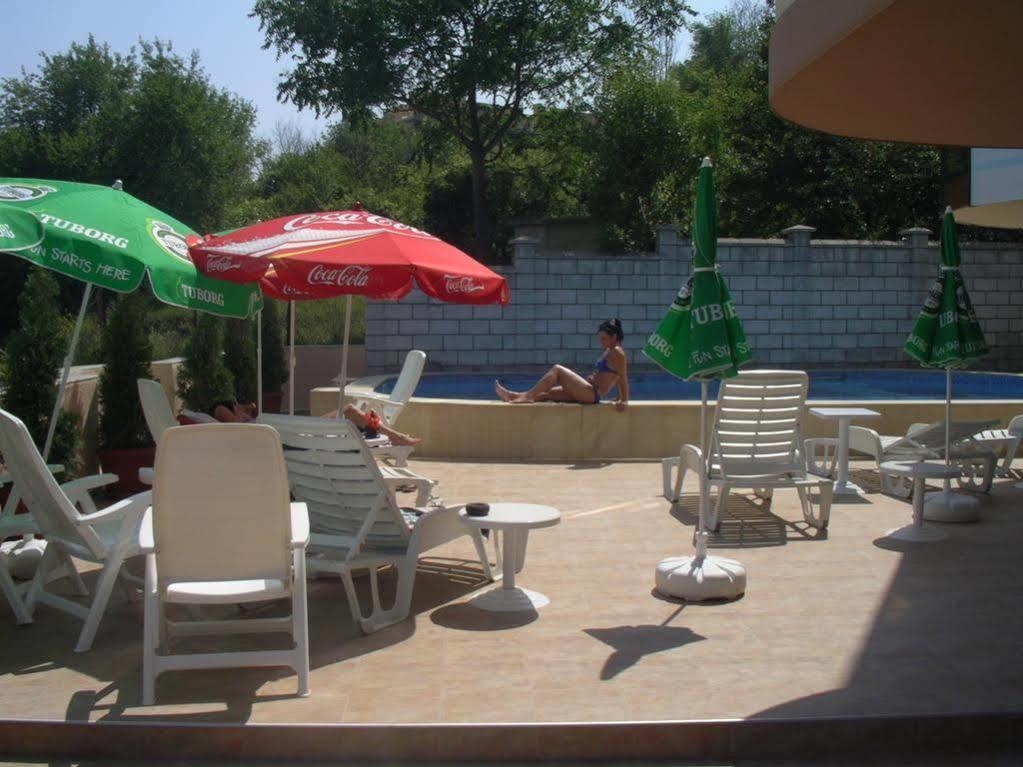 Paris Hotel Μπαλτσίκ Εξωτερικό φωτογραφία
